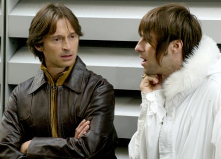 Carlyle filming the video for Oasis’s Little By Little with Liam Gallagher, in 2002.
