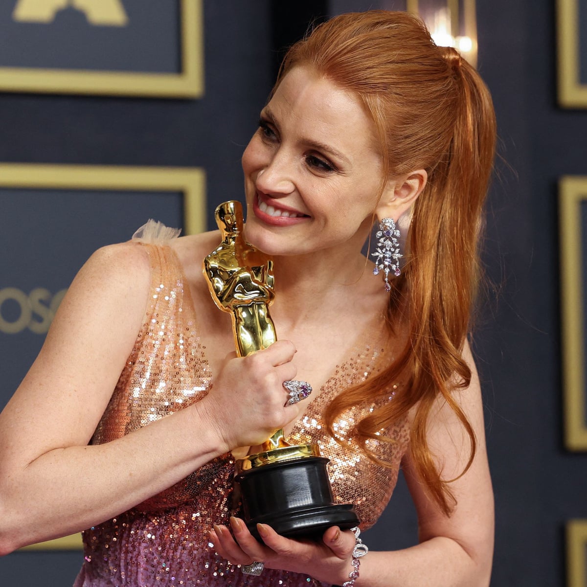 Jessica Chastain Wins Best Actress Oscar for “The Eyes of Tammy Faye”, Says She Was Inspired by Televangelist’s ‘Radical Acts of Love’