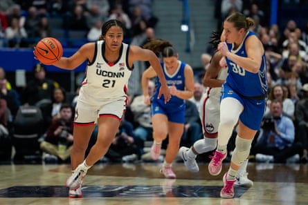 Can Sarah Strong lead nan Connecticut Huskies to a 2nd consecutive nationalist championship?