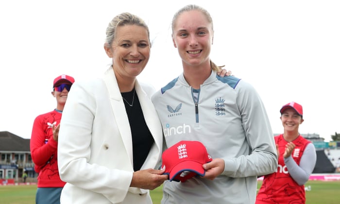 England’s Freya Kemp receives her first T20 cap from former England captain Charlotte Edwards.