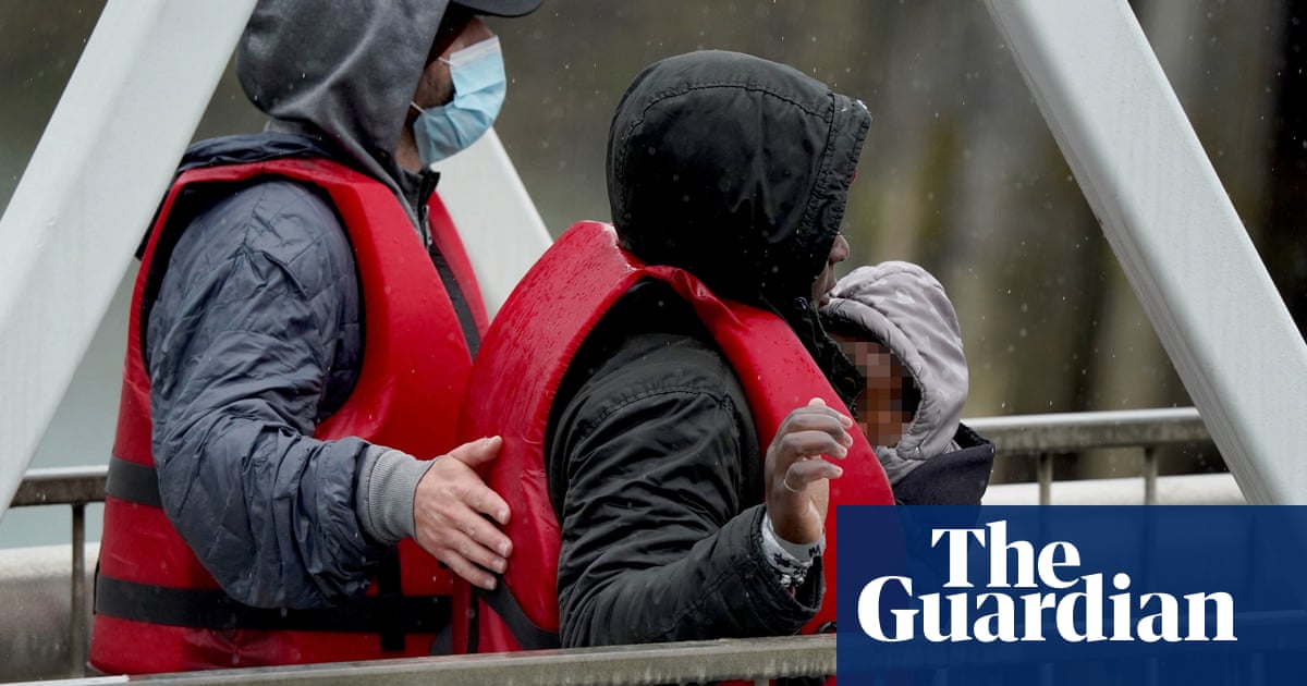 Refugees being sent to areas of UK with little or no legal aid, study finds