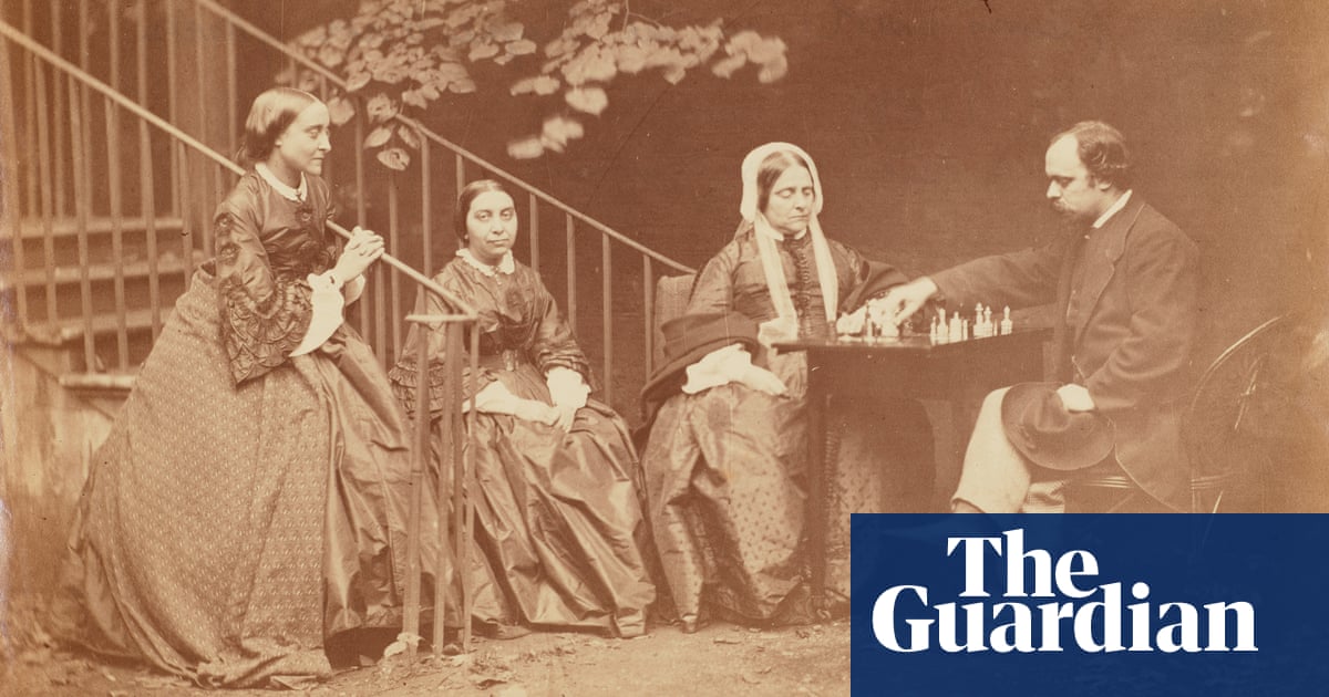 ‘Extremely rare’ photograph of the Rossettis taken by Lewis Carroll up for auction