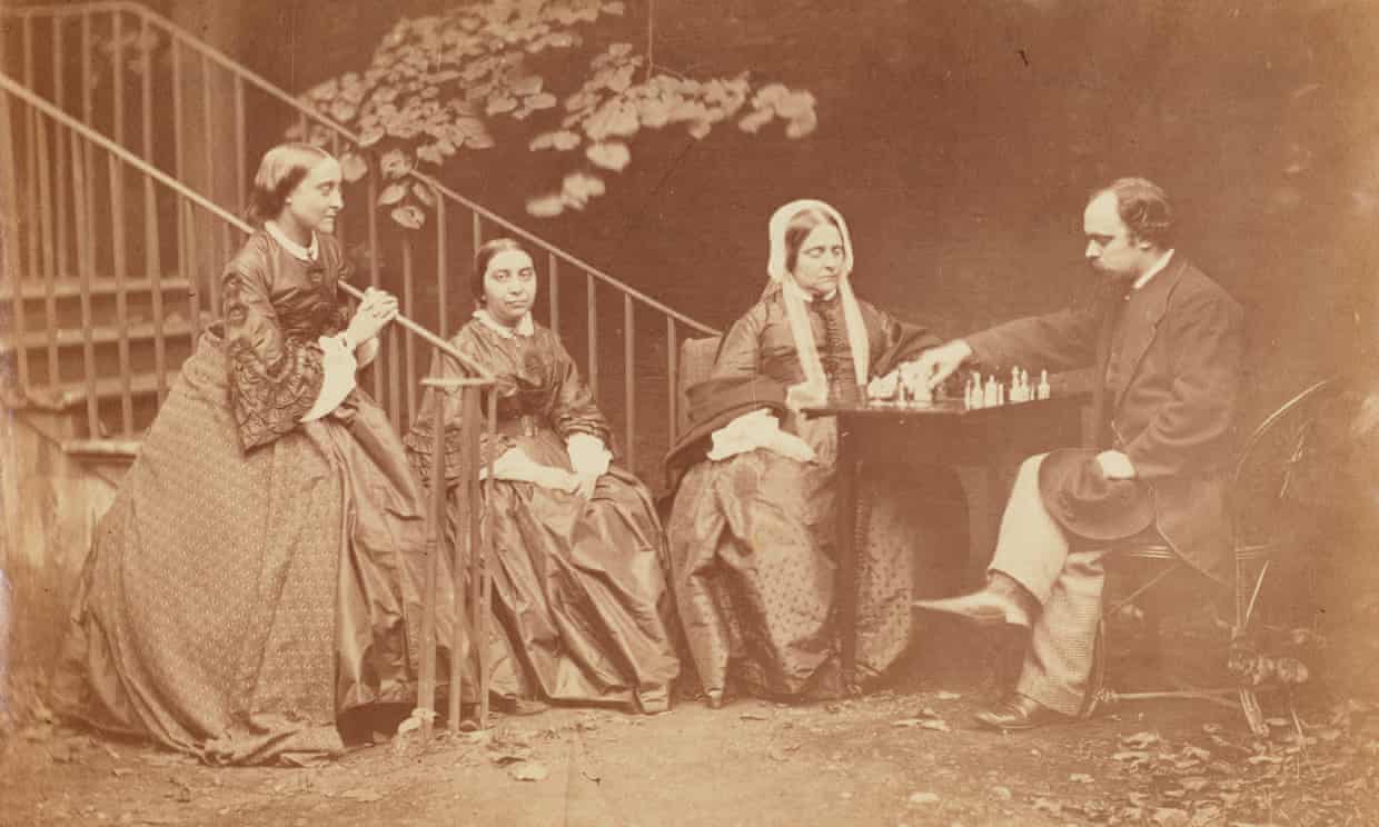 <div class=__reading__mode__extracted__imagecaption>The Rossetti Family at Home, taken by Charles Dodgson (Lewis Carroll) in 1863. Photograph: Courtesy of Bonhams<br>The Rossetti Family at Home, taken by Charles Dodgson (Lewis Carroll) in 1863. Photograph: Courtesy of Bonhams</div>