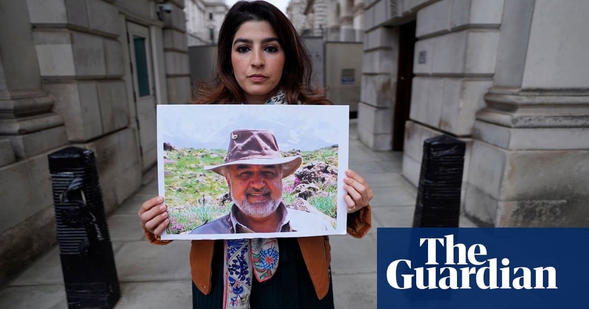 Five Americans head home in $6bn US-Iran prisoner swap deal