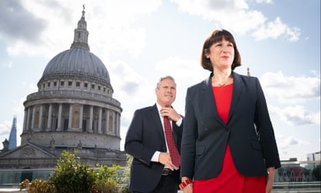 Keir Starmer and Rachel Reeves standing near St Paul's Cathedral