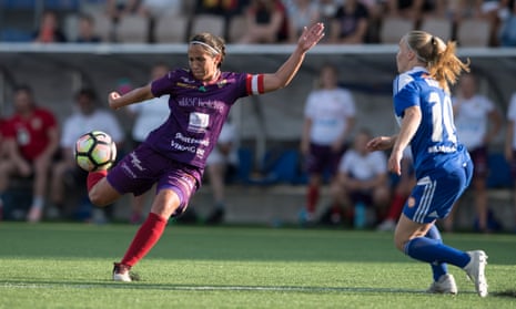 Åland United’s Briana Campos takes on Jutta Rantala of HJK Helsinki in May 2019. 