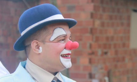 Leandro Maduro Costa would try to cheer up hospital patients with his performances.