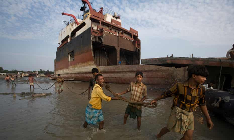 Shipbreakers at work in Chittagong