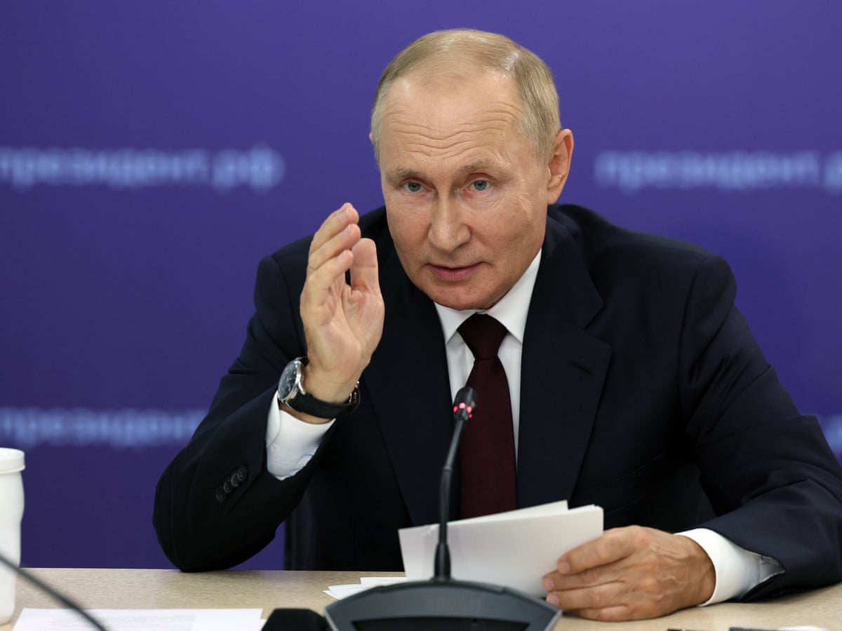 Russia-Ukraine war: G7 nations agree price cap for Russian oil despite Kremlin threats – live