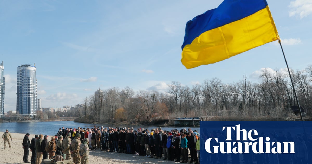 Ukrainians ready themselves for resistance