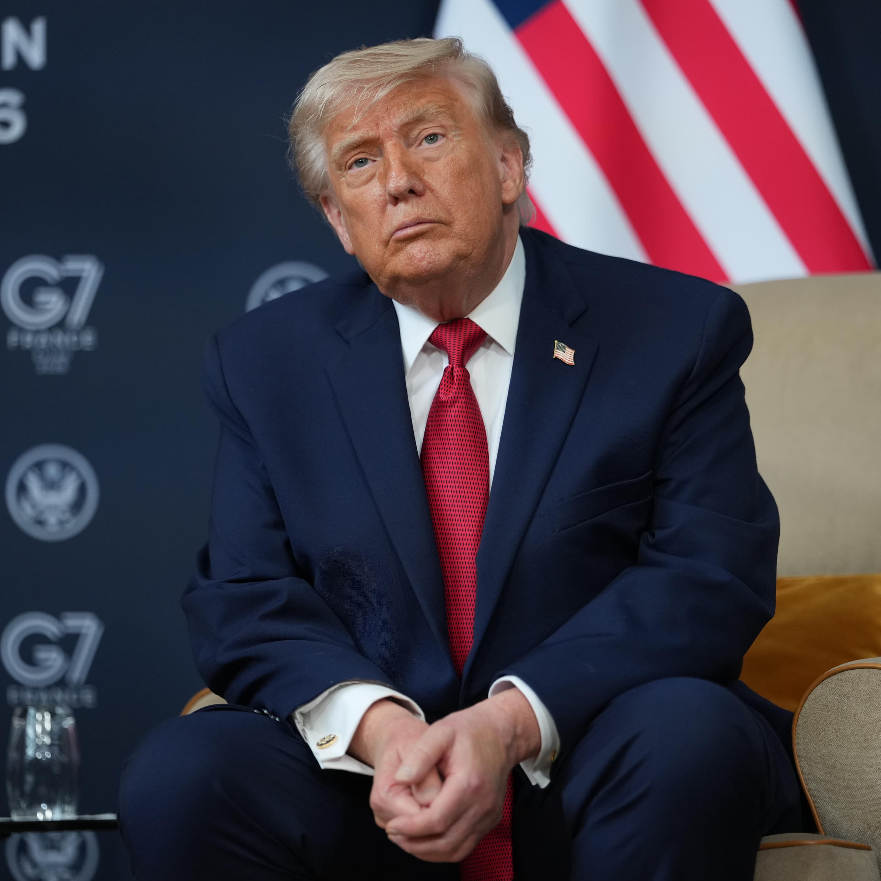 Tired of Iran, Trump refocuses on Ukraine episode artwork
