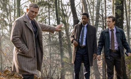 Daniel Craig, Lakeith Stanfield and Noah Segan in Knives Out.