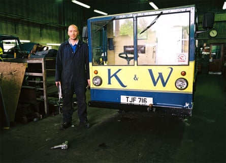 Tenho muitas garrafas: um tour com os últimos leiteiros da Grã-Bretanha 36 Kirby & West Dairy mechanic, Pete