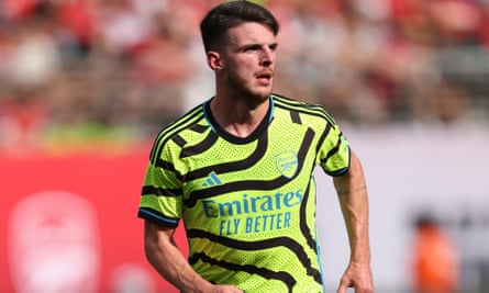 Declan Rice operated in his familiar deep-lying midfield role for Arsenal.