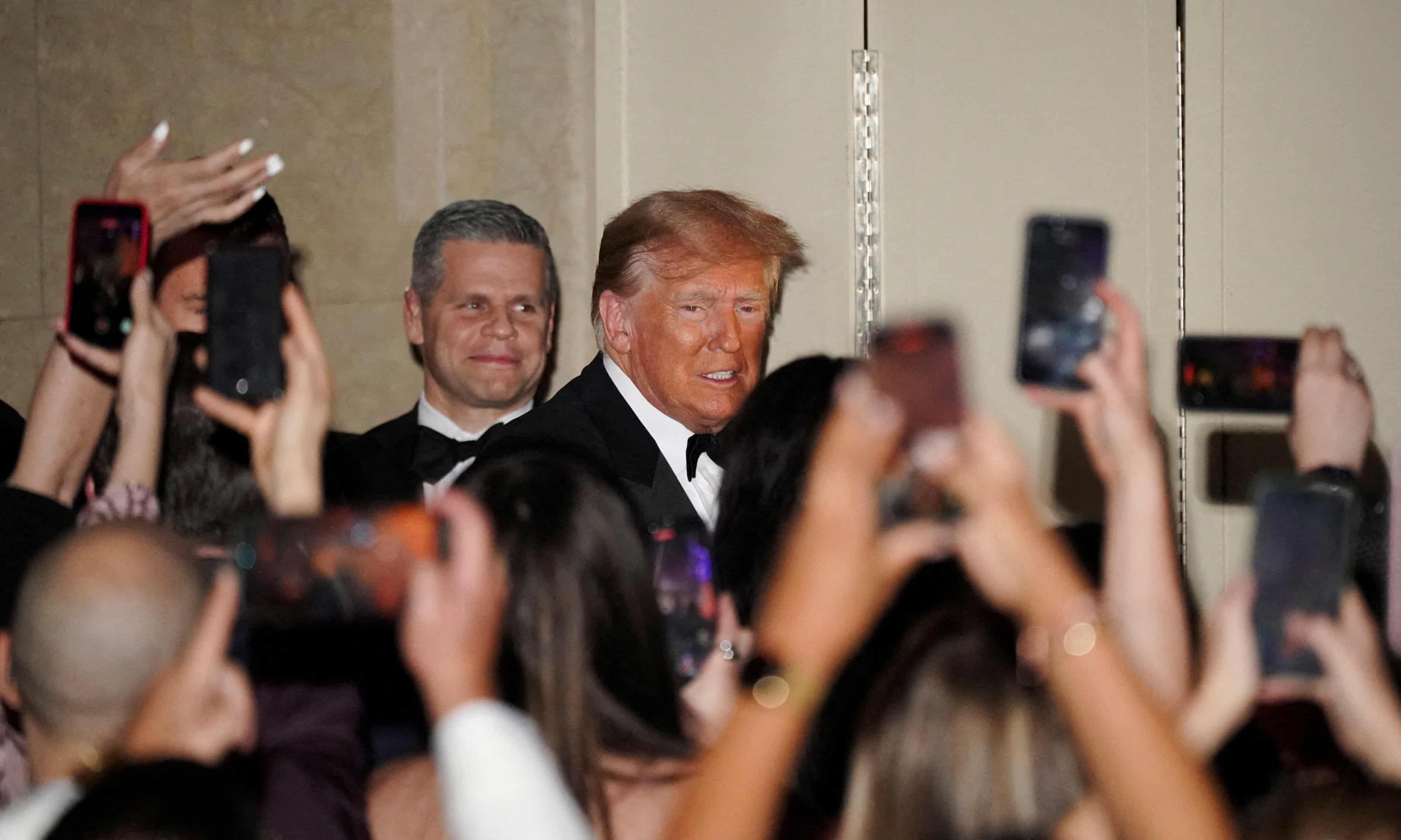 Investigație Transparency International despre europarlamentarii de extremă dreapta și cheltuielile la gala Trump | sursa foto: The Guardian Investigație Transparency International despre europarlamentarii de extremă dreapta și cheltuielile la gala Trump | sursa foto: The Guardian