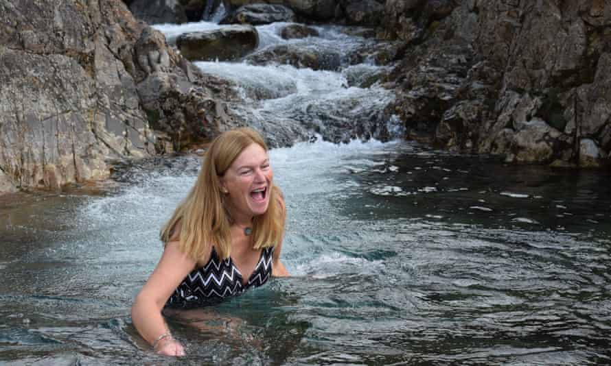 Sara Barnes Cold Water Swimming for the Observer magazine feature only The Blue Lagoon, Wasdale, October 2018