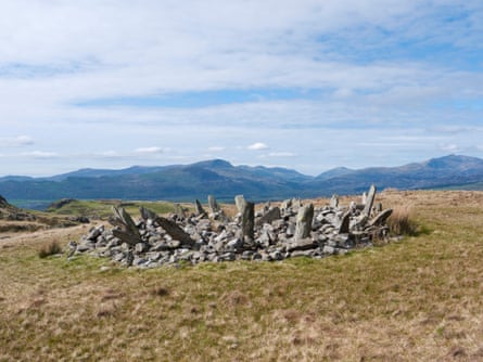 Bryn Cader Faner, a Bronze Age round cairn which lies to the east of the small hamlet of Talsarnau in the north of Snowdonia’s Rhinog mountains