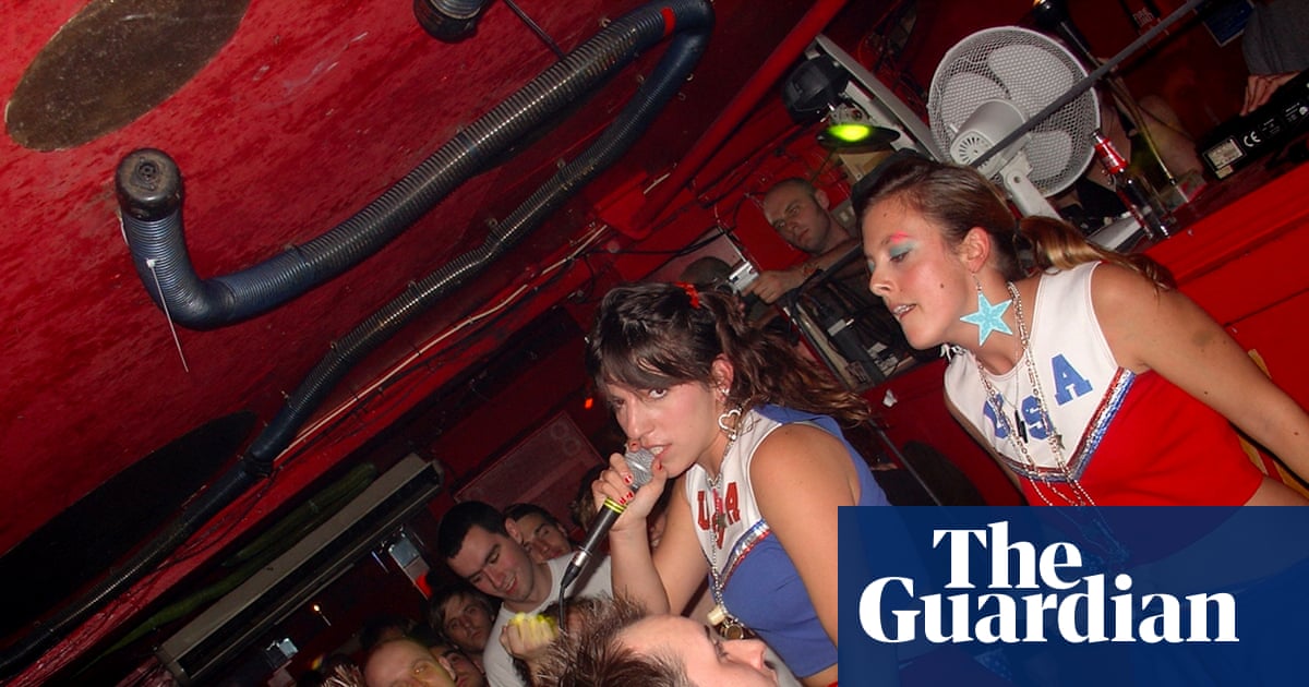 The epitome of amazingness': how electroclash brought glamour, filth and fun back to 00s music