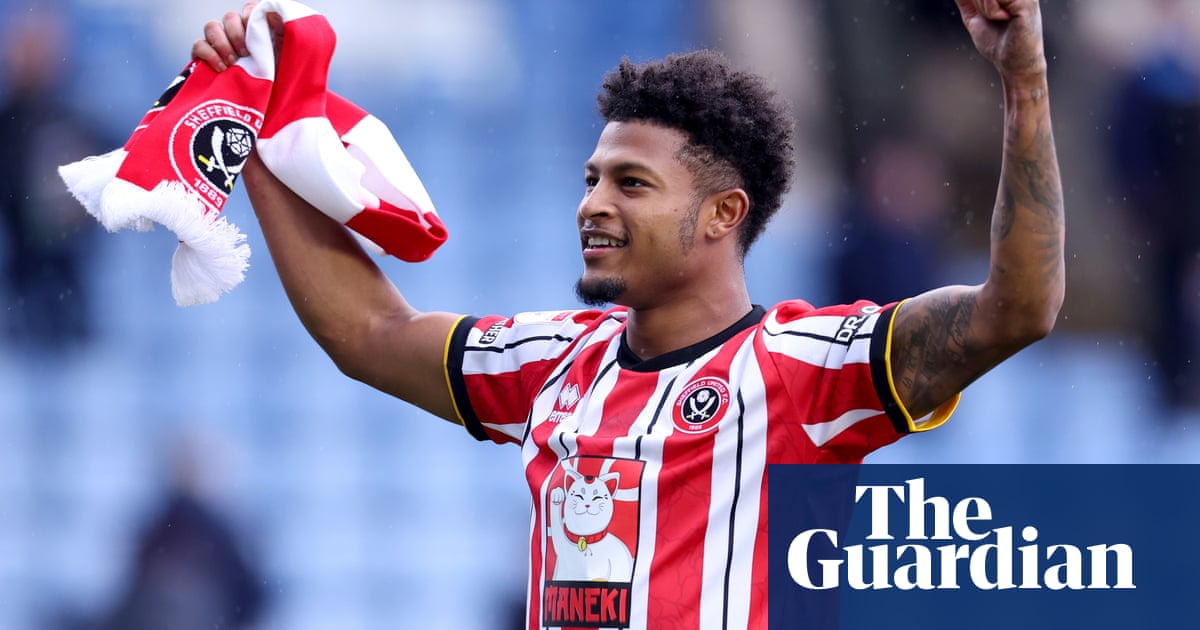 Championship race hots up as Blades slash Leeds' lead at top Football Weekly podcast