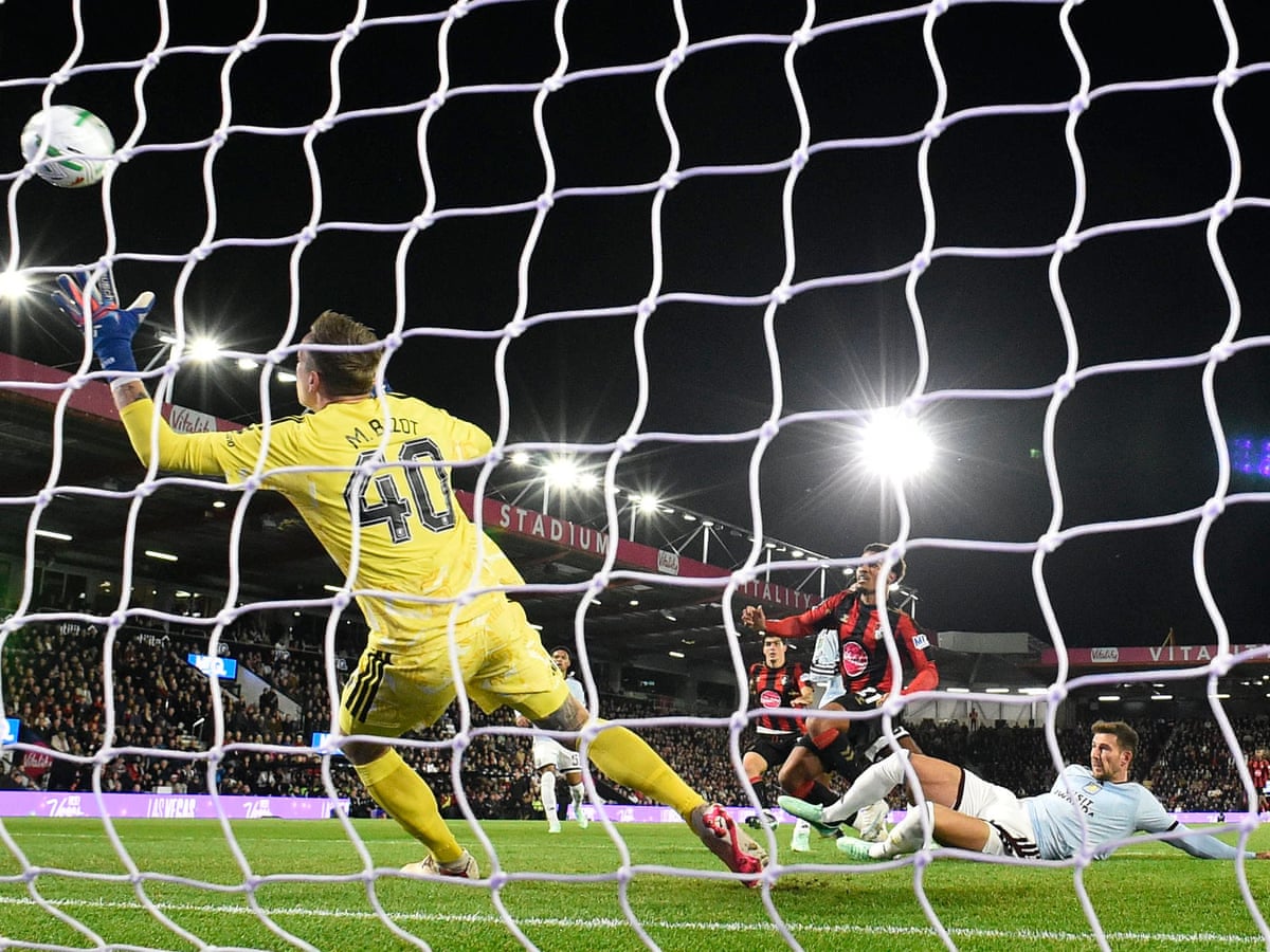 Carabao Cup roundup: Bournemouth thrash Villa, Sunderland salvo stings Bees