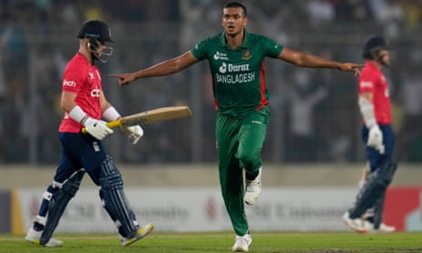 Bangladesh's Taskin Ahmed celebrates the dismissal of England's Ben Duckett