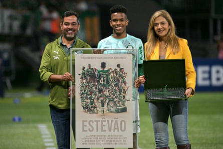 Estêvão poses with Leila Pereira