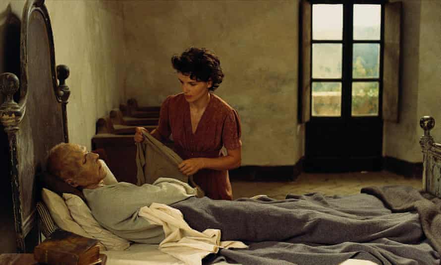 ‘I’m toast’ … Fiennes as Almasy being nursed by Hana, played by Juliette Binoche.