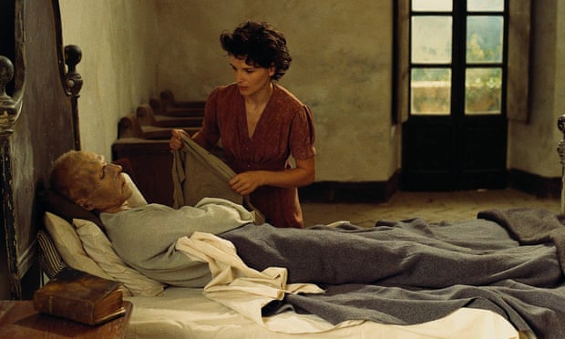 Ralph Fiennes and Juliette Binoche in the 1996 adaptation of The English Patient.