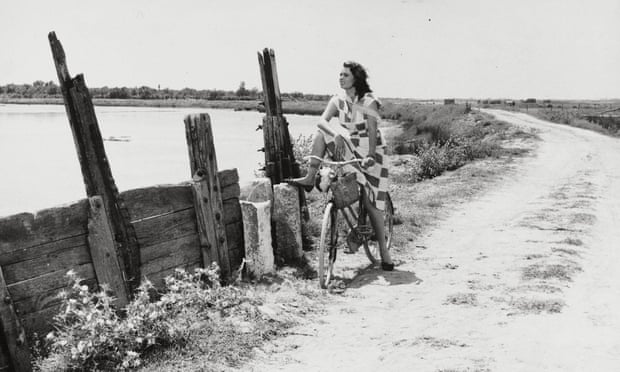 Sophia Loren in the 1954 film The River Girl, set in the town Comacchio, which was famous for its smoked eels before its fishermen were forced to switch to farming clams.