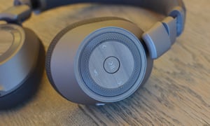 Plantronics BackBeat Pro 2 review - controls