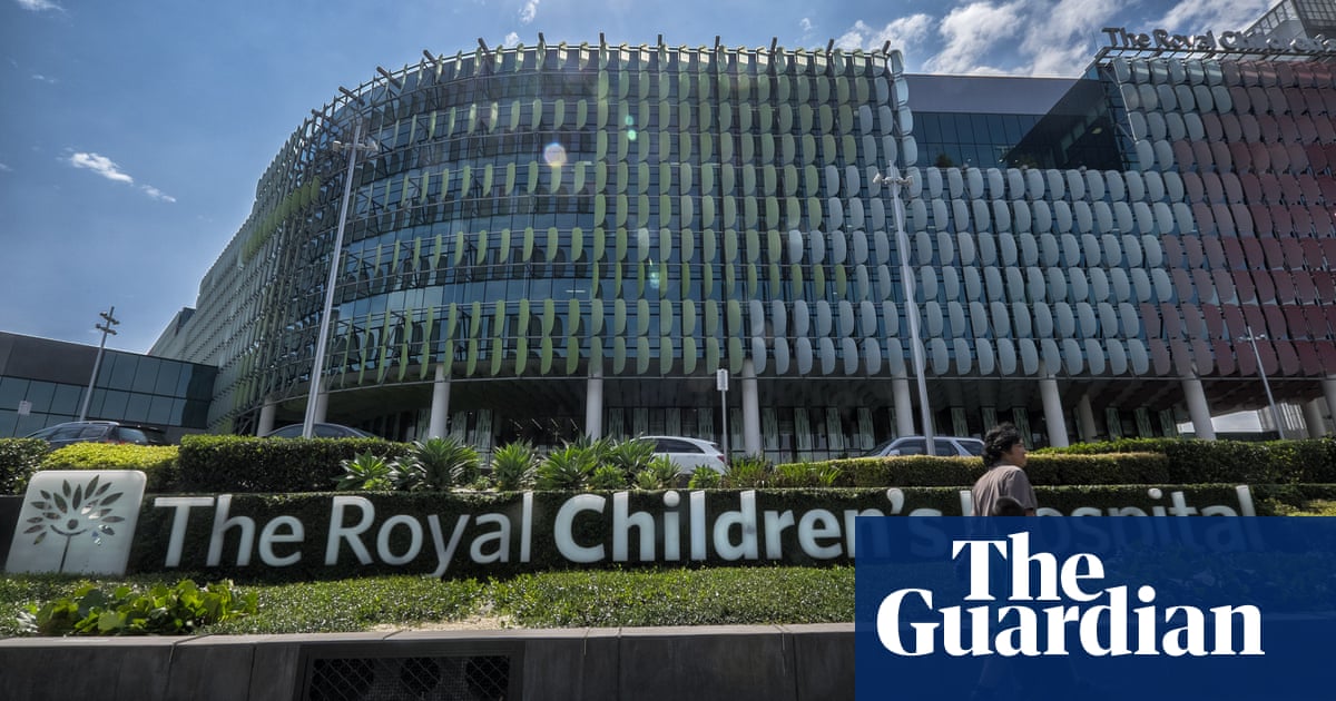 Melbourne Royal Children’s hospital tells parents to stay away if possible due to ‘unprecedented demand’