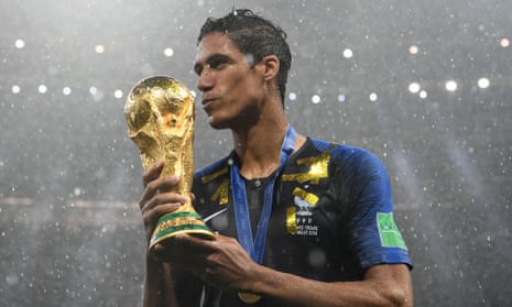 Raphaël Varane with the World Cup in 2018.