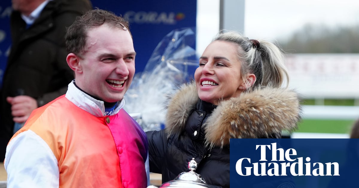 Bowen and Curtis bag famous home win in Welsh National with Haiti Couleurs