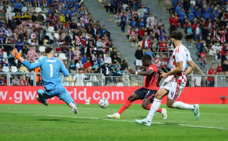 Bukayo Saka makes it 6-0 against Croatia