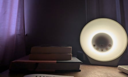 Pete Wise testing sunrise alarm clocks. Lumie Sunrise Alarm Wake up to Daylight Table Lamp, White.