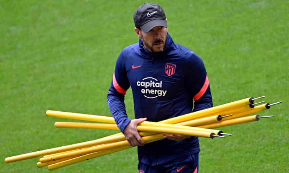 Atlético Madrid’s manager, Diego Simeone, at a training session on Tuesday to prepare for the Champions League game against Manchester City.