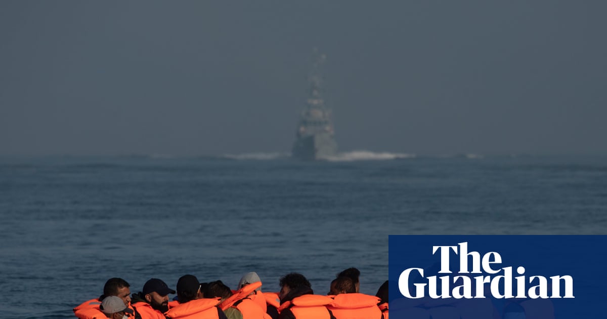 Former navy officer criticises Reform plan to use military to stop small boats