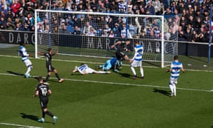 Aleksandar Mitrovic of Fulham (9) scores a goal past QPR Goalkeeper Keiren Westwood .