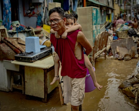 Declare climate crisis a global public health emergency, experts tell WHO