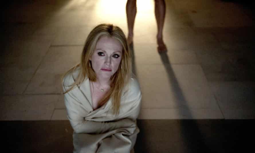 Julianne Moore in Maps to the Stars.