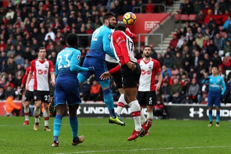 Giroud gets up to score the equaliser.