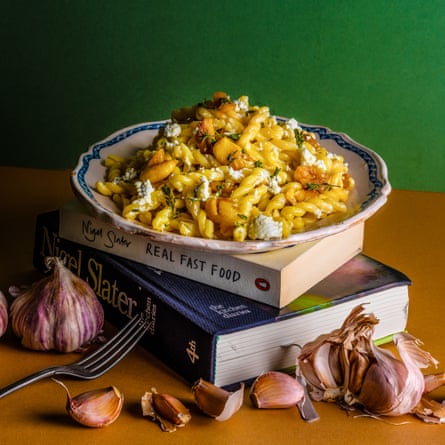 Nigel Slater’s pasta with whole garlic, goat’s cheese and thyme Chosen by Olia Hercules The Dish I Can’t Live Without Food and prop styling: Polly Webb Wilson Observer Food Monthly OFM January 2018