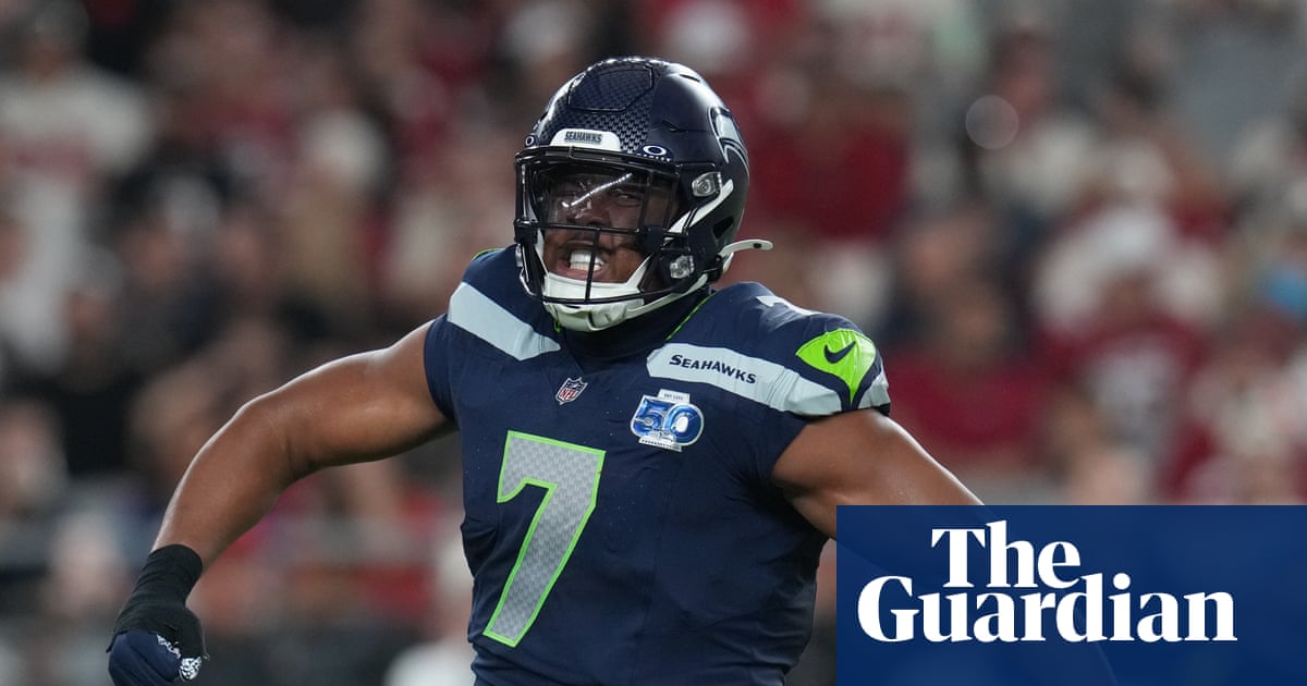 Seahawks clinch eighth-straight win over Cardinals on final play of game