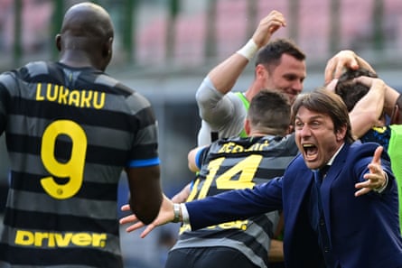 Antonio Conte (right) has just won the title at Inter. José Mourinho clashed repeatedly with the Italian in England.