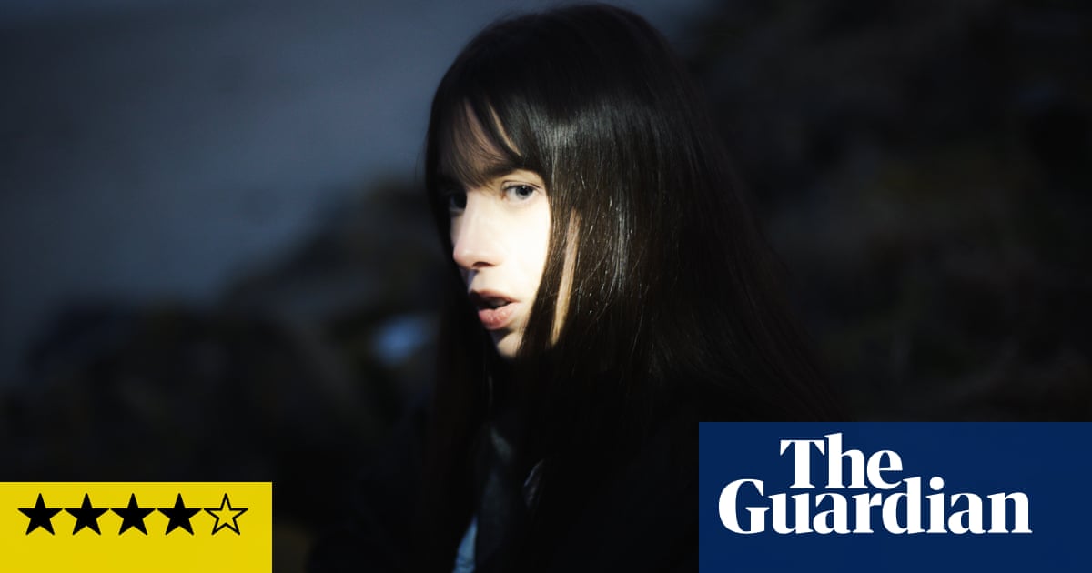 María Somerville: Reseña de Lustro – una entrada vívida y vital en el renacimiento del shoegaze | Música María Somerville: Reseña de Lustro – una entrada vívida y vital en el renacimiento del shoegaze | Música