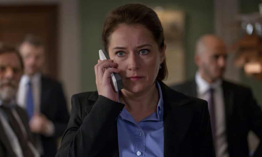 Spinning around ... Sidse Babett Knudsen in Borgen.
