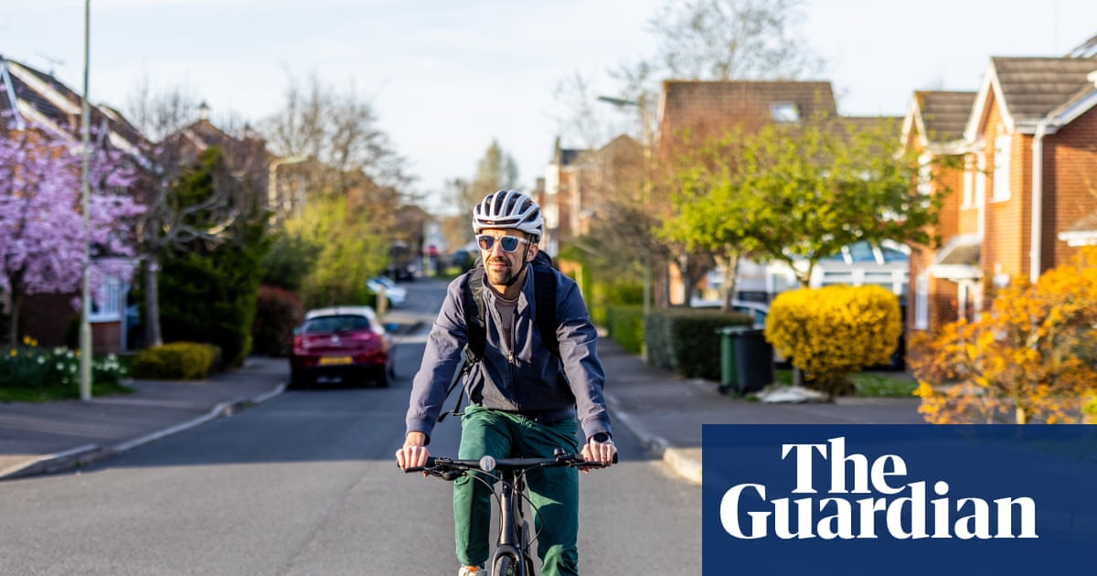 Switching 50km/h speed limits to 30km/h would protect cyclists while barely affecting commutes, research finds