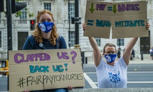 Demonstranten sagen, dass der wöchentliche Applaus des letzten Jahres für den NHS durch bessere Gehälter für das Gesundheitspersonal ausgeglichen werden muss