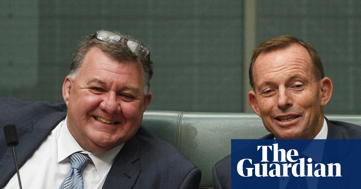 Craig Kelly MP mocks climate change 'exaggeration' in presentation to Liberal party members