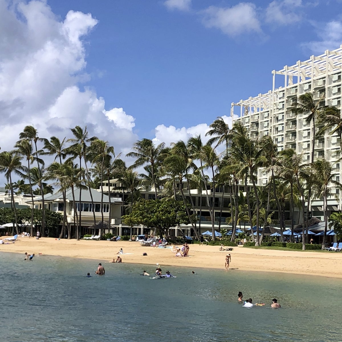 hawaii governor begs tourists to stay away as covid surges not a good time hawaii the guardian